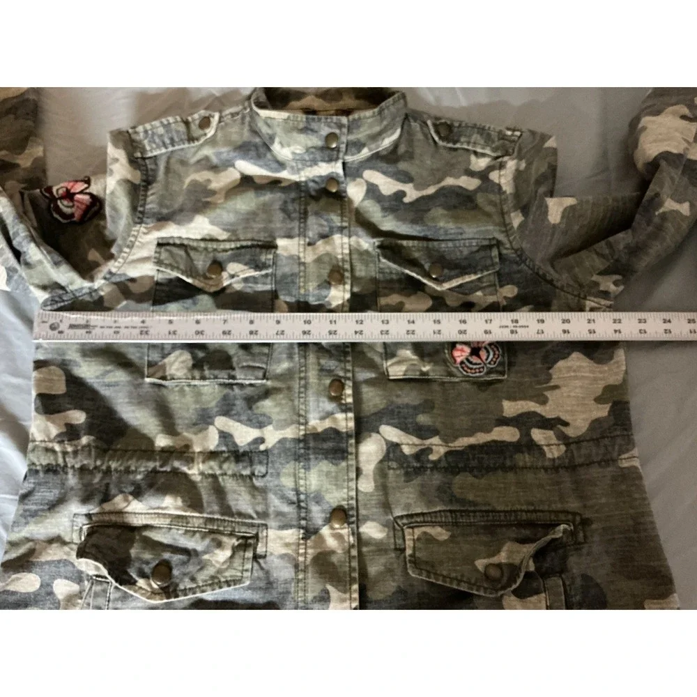 Gap Camo Utility Jacket Women's Olive Butterfly Embroidered Pockets Cinch Medium - Picture 5 of 6